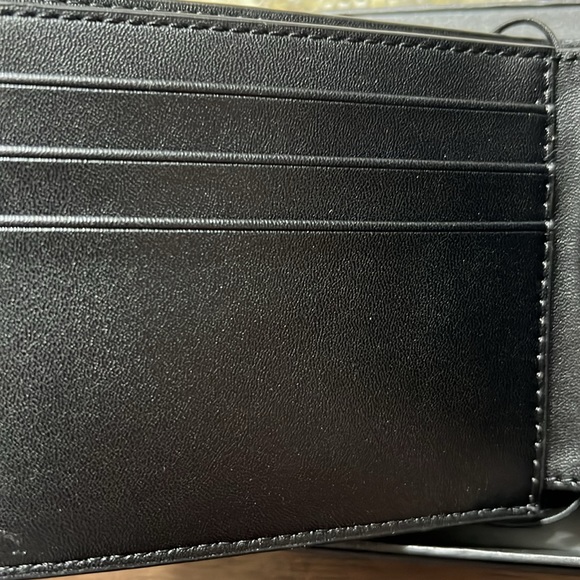 Michael Kors Men’s Slim Wallet - Picture 3 of 8